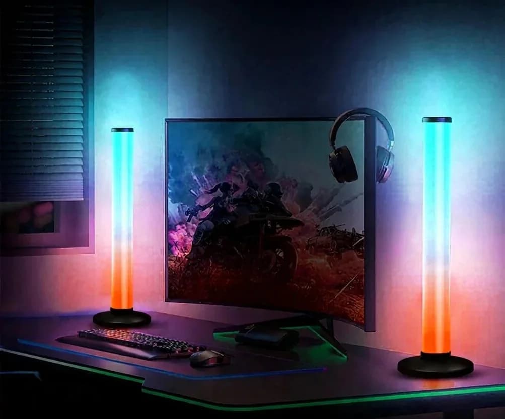 360-graders RGB lydreaktiv skrivebordslampe med app- og fjernbetjening